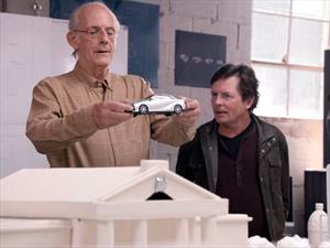 Marty McFly y Doc Brown de Volver al Futuro juntos gracias a Toyota