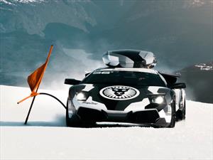 No creerías lo bueno que es un Lamborghini Murciélago en la nieve