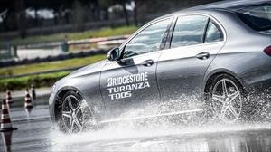 Bridgestone Turanza T005, un nuevo neumático para sedán y SUV