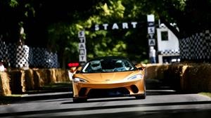 El nuevo McLaren GT debuta en Goodwood 2019