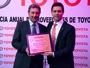 Toyota Argentina premió a Bridgestone como Mejor Proveedor del Año