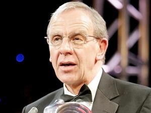 Falleció Robert Hubbard, el creador del HANS