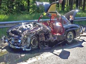 Destrozan a un Mercedes-Benz 300 SL Alas de Gaviota