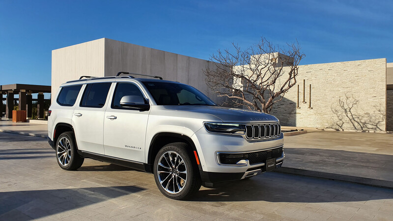 Jeep Wagoneer 2022 primer contacto, ¿tienen de que preocuparse Escalade y Navigator?