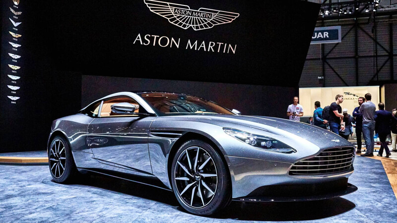 Mercedes-Benz aumenta sus acciones en Aston Martin