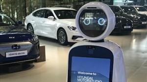 El robot anfitrión de LG le ayuda a vender autos a Hyundai