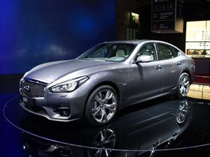 Infiniti Q70 2015, cambios mínimos