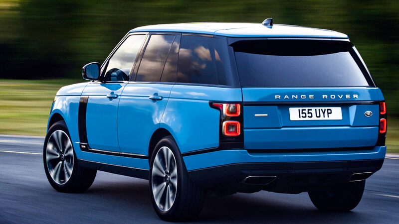 Land Rover actualiza sus buques insignia en Chile