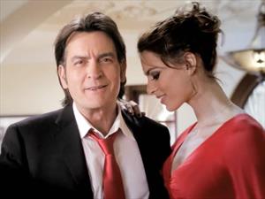 Publicidad del FIAT 124 Spider con Charlie Sheen es suspendida