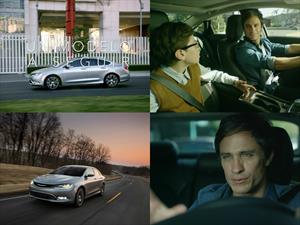Gael García Bernal protagoniza la campaña del nuevo Chrysler 200