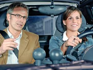 5 cosas que no debes hacer al volante