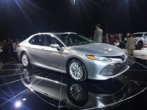 Toyota Camry 2018 debuta