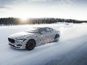 Polestar 1 en acción sobre la nieve
