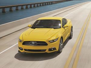 El Mustang, a sus 52 años sigue conquistando