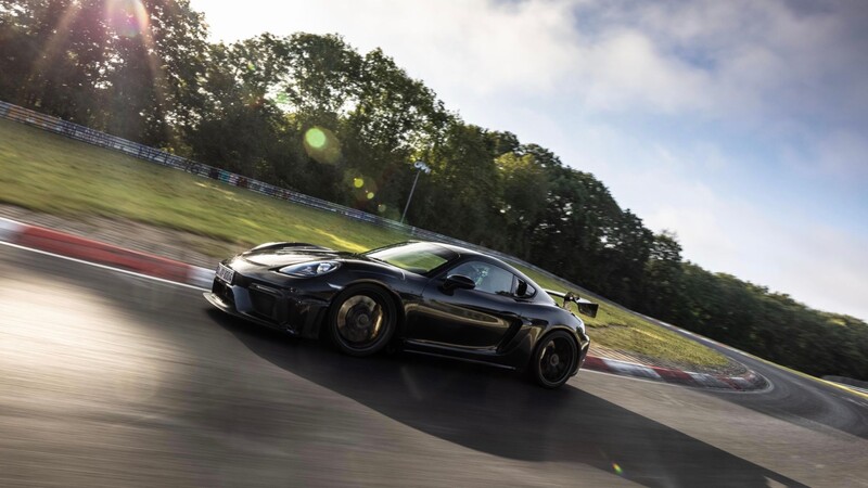 El nuevo Porsche 718 Cayman GT4 RS conquista el legendario circuito de Nürburgring