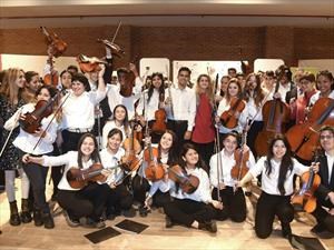 Ford y los Grammy Latinos donan instrumentos