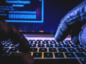 En un futuro, los hackers podrán alterar los sistemas de seguridad en un auto