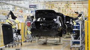 Exportación de autos en México ve su primer caída anual en 10 años