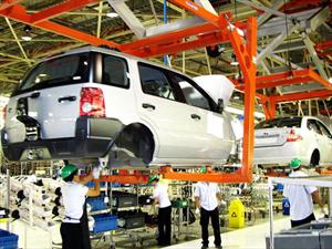 Ford suspende operaciones en Venezuela