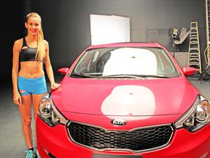 Isidora Jimenez protagoniza campaña del nuevo Kia Cerato 5