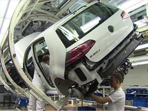 Volkswagen suspende producción en seis plantas