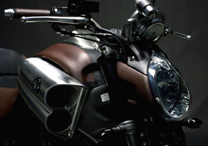 Yamaha VMax, 200 hp vestidos por Hermes