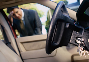 ¿Qué hacer si olvidas las llaves dentro de tu auto?