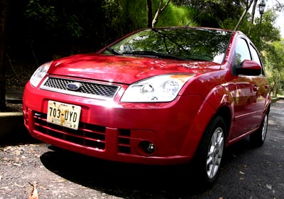 Ford Fiesta Sedán Automático