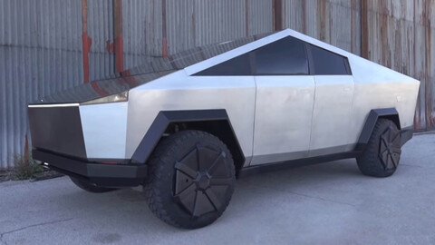 Conoce la CyberRaptor, una replica de la camioneta de Tesla basada en una Ford F-150