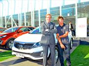 Kia Chile entrega un Sportage a tenista Christian Garín.