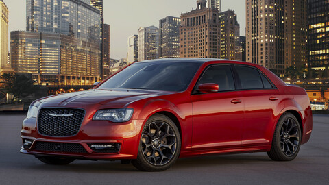 Chrysler 300 2021, se renueva un veterano que se niega a morir