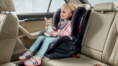 Conoce los autos más y menos seguros en los asientos traseros