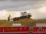 Video: Camión rompe récord Guinness de salto en largo