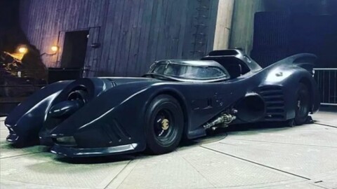 El Batimóvil de los 90 aparecerá en la película de Flash