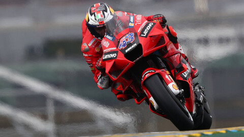 MotoGP 2021: Ducati domina una húmeda carrera en Le Mans