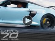 Video: Lotus festeja sus 70 años dejando huellas