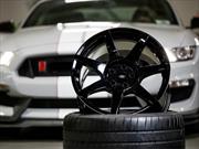 Shelby GT350R Mustang tiene llantas de fibra de carbono
