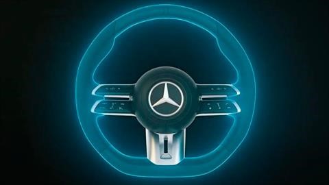 Mercedes-Benz presenta un volante que detecta si le sacás las manos de encima