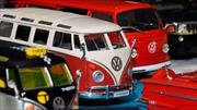 ¿Cómo ordeno y mantengo limpia mi colección de autos a escala?