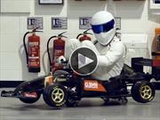 The Stig se pasea por los cuarteles de Lotus F1