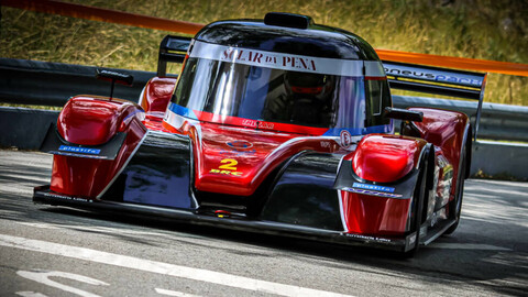 Adorable y violento: Mirá este auto de competición que pesa apenas 420 Kg