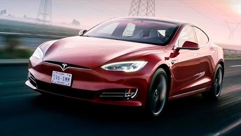 Tesla logra que su Model S recorra 647 Km sin recargar las baterías