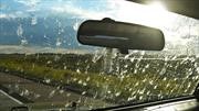 Cómo mantener limpio el parabrisas de un auto