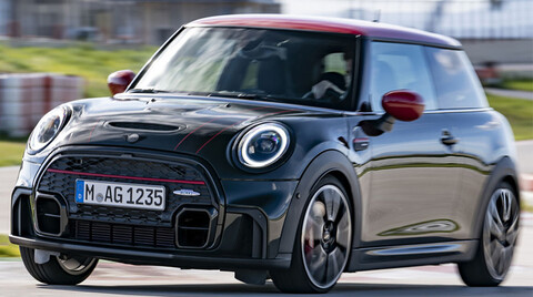 MINI John Cooper Works 2022 recibe algunas modificaciones estéticas y funcionales