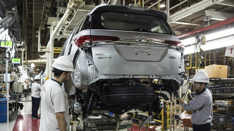 El Gobierno actualizó las escalas de los impuestos internos a los autos