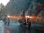 ¿Cómo conducir una motocicleta en lluvia?