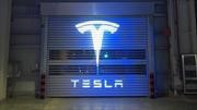 Tesla, a contramano de la caída del mercado