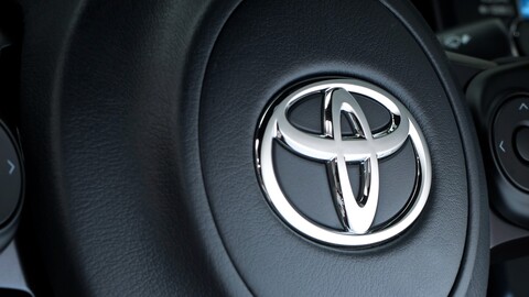 Toyota ofrece un servicio de restauración y actualización de tecnología para autos antiguos