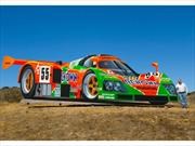 Decoran Laguna Seca con un Mazda 787B gigante