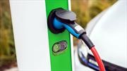 Según Bloomberg, en 2040 habrán ganado los autos eléctricos